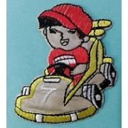 Термоаппликация, термонашивка Мальчик в машинке 7 см Арт 27.1223