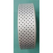 Лента атласная 2.5 см белая в черную крапинку 22 метра Арт 130.112462